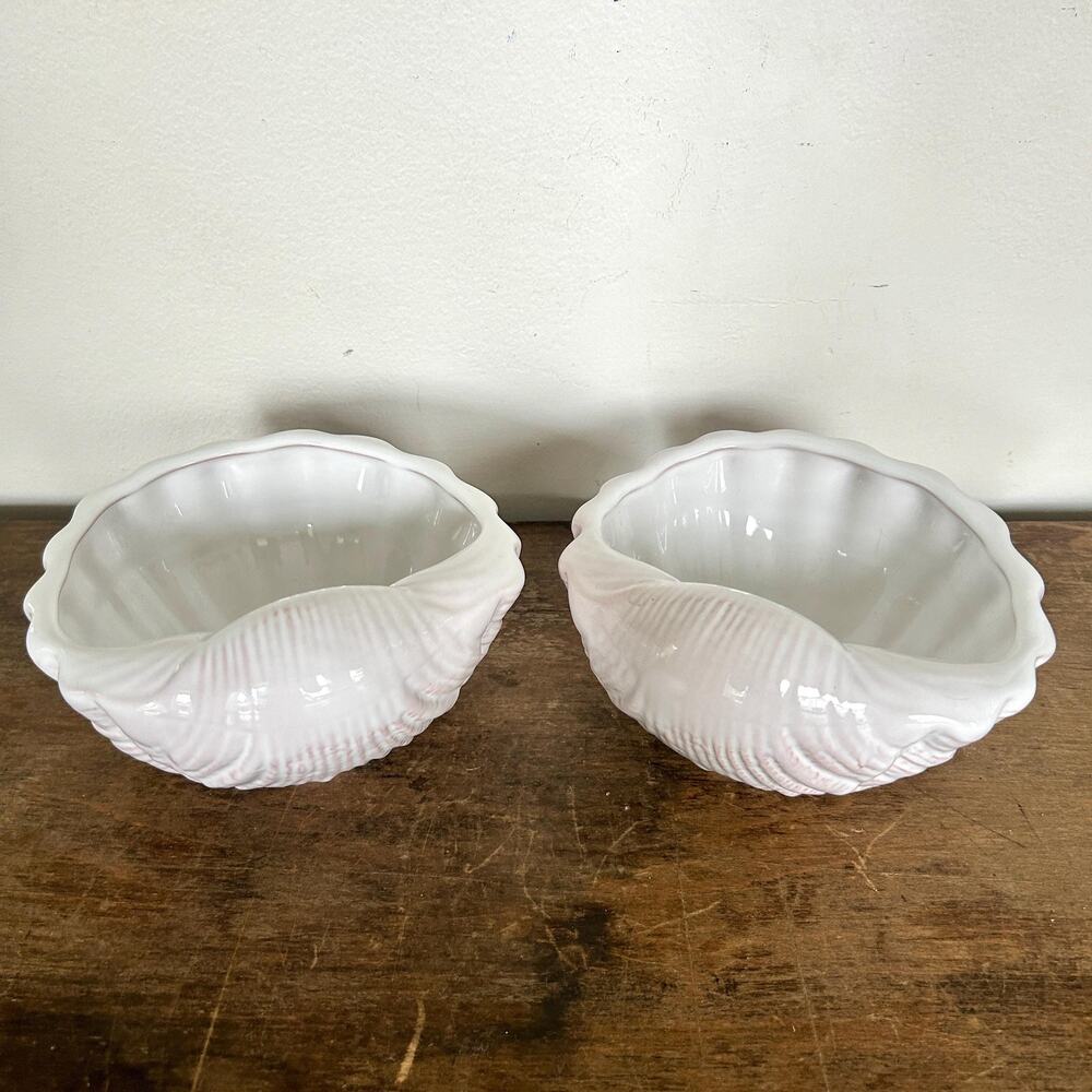 Pair of Vintage White Ceramic Clam Shell Bowls – Seashell Shaped Sea Decor